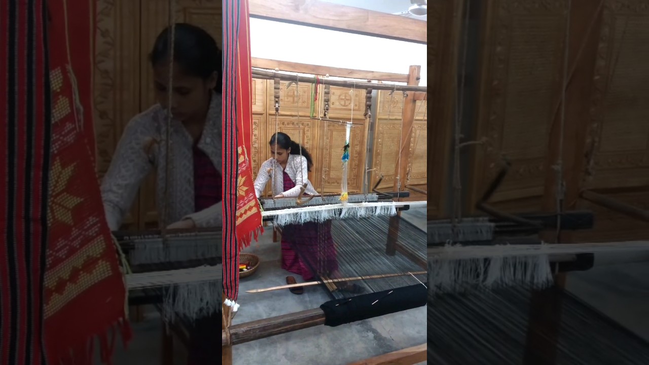 दुनिया का सबसे पुराना कपड़ा बनाने का हैंडलूप .... 