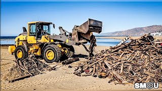 𝗪𝗜𝗟𝗗𝗙𝗜𝗥𝗘 𝗔𝗙𝗧𝗘𝗥𝗠𝗔𝗧𝗛: Crews Continue Post-Fire Cleanup at Will Rogers State Beach