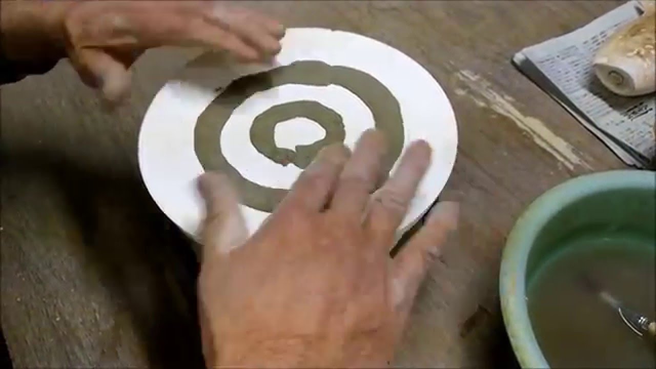 陶芸家　陶土　パン皿　陶芸 陶器 陶芸作家 若菜綾子パン皿 リム鎬 白 ｜作家もののうつわ通販 四季折折