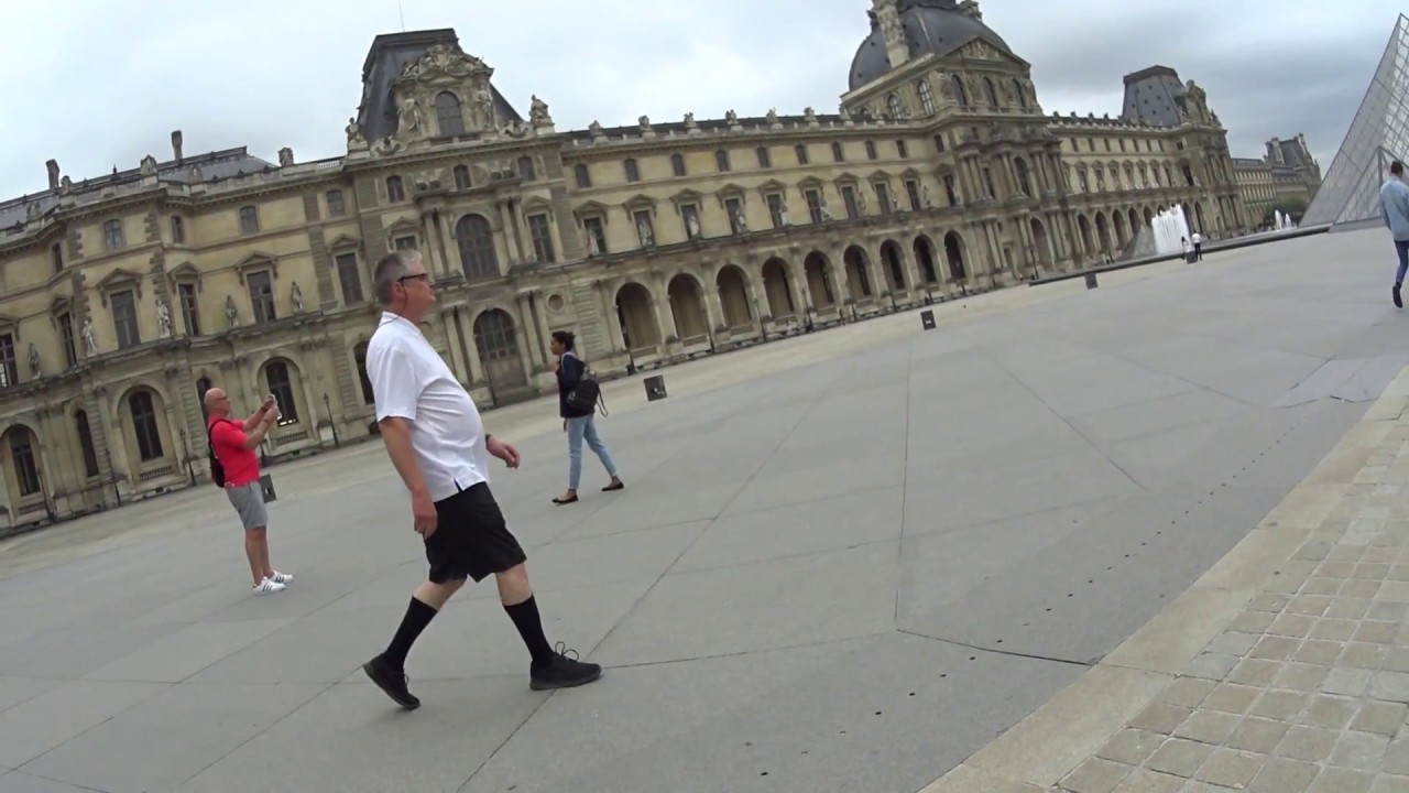 camera iphone 8 plus apk walking to Louvre museum.paris jun2018
