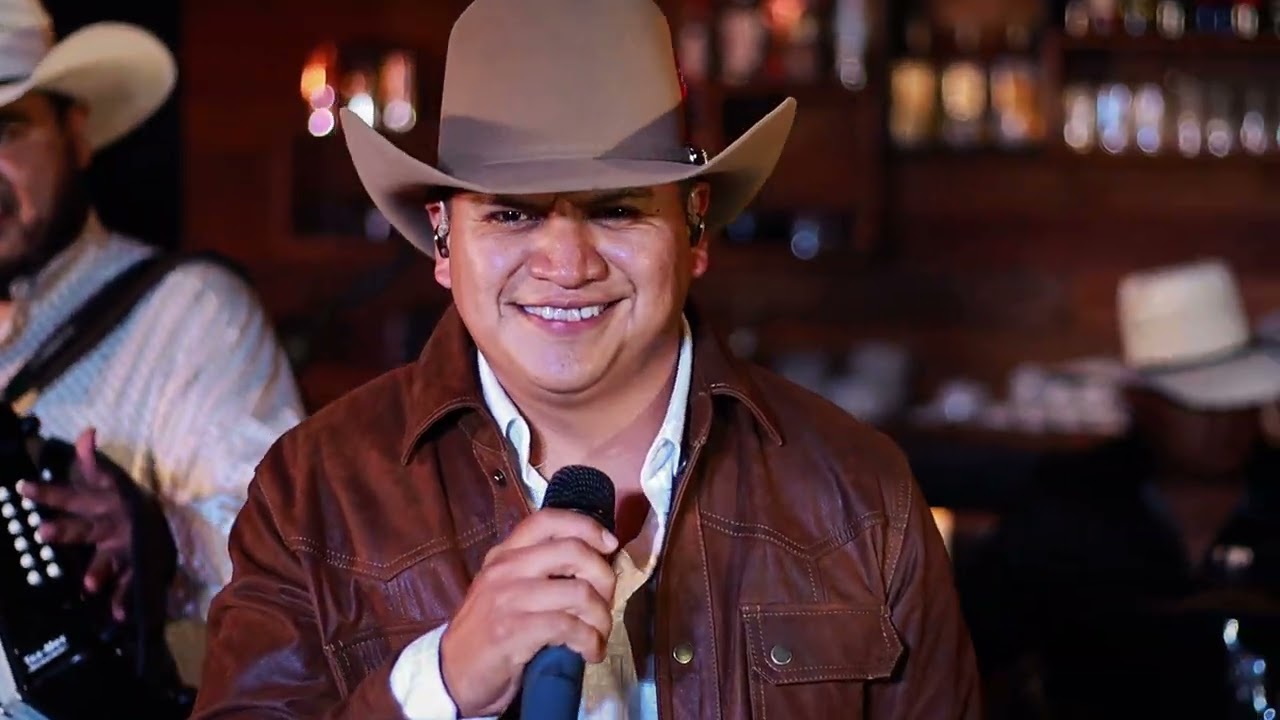 Hermosisimo Lucero / Los Chismes - Norteñazo Cantinero