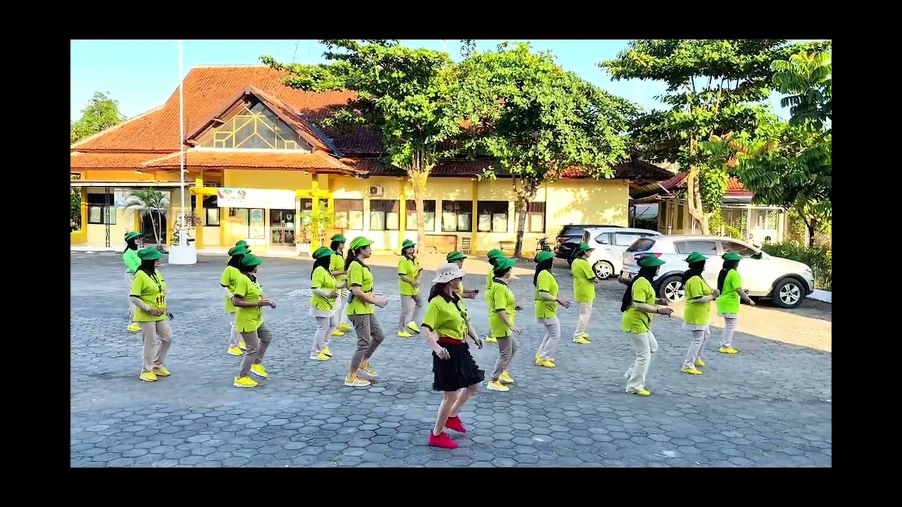 Stand By Me Line Dance //Choreo : Raymond Sarlemijn (NL)& Roy Verdonk (NL)  // Demo : HMD Gombong