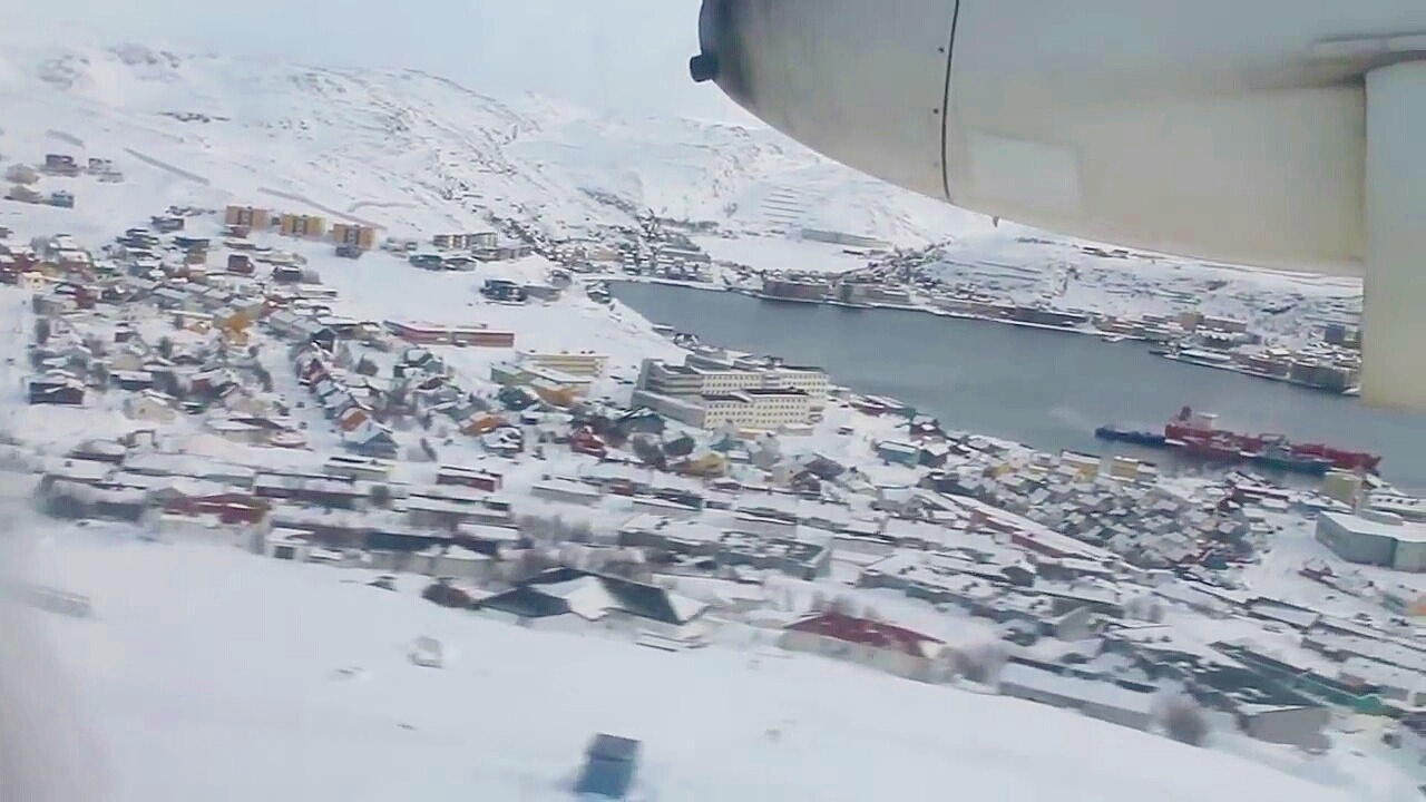 Widerøe WF961 Dash 8 Kirkenes-Vadsø-Berlevåg-Mehamn-Hammerfest-Tromsø Takeoff & Landing