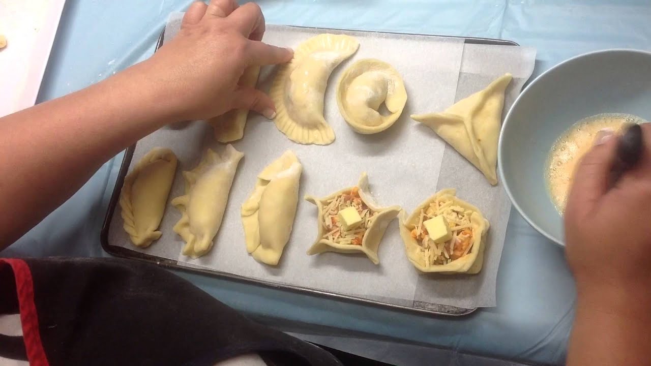Repulgue How to fold, seal, and crimp empanadas (repulgue de empanadas) 4 ...