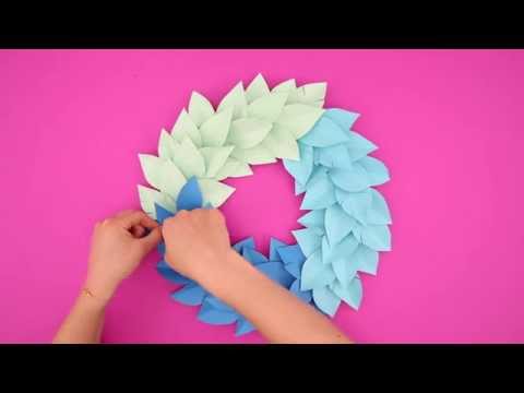 How to use a Hot Glue Pot for Making Wreaths - 3 Little Greenwoods