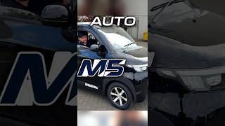 ELEKTRINIS AUTOMOBILIS M5