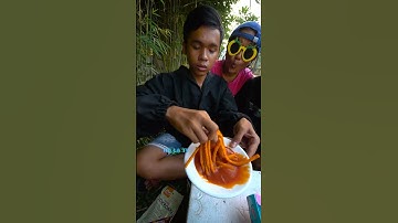 Ăn Kẹo Ống Chích Socola và Đồ Ăn Vặt Siêu Cay chấm Tương Ớt / Funny Video Eat Food