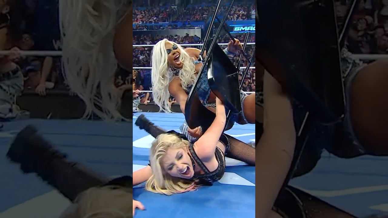 Jade Cargill lesiona a Alexa Bliss frente a Charlotte Flair