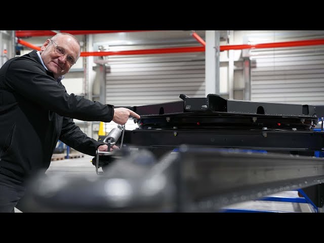 This must be considered when servicing and maintaining turntables. | KRONE TV