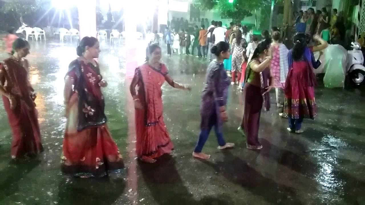Navratri garba in rainAdhya shakti yuva shakti sangathan Patel faliya Nizampura gam
