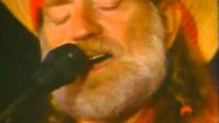 Miniatura de vídeo de "Willie Nelson - Angel Flying Too Close To The Ground"