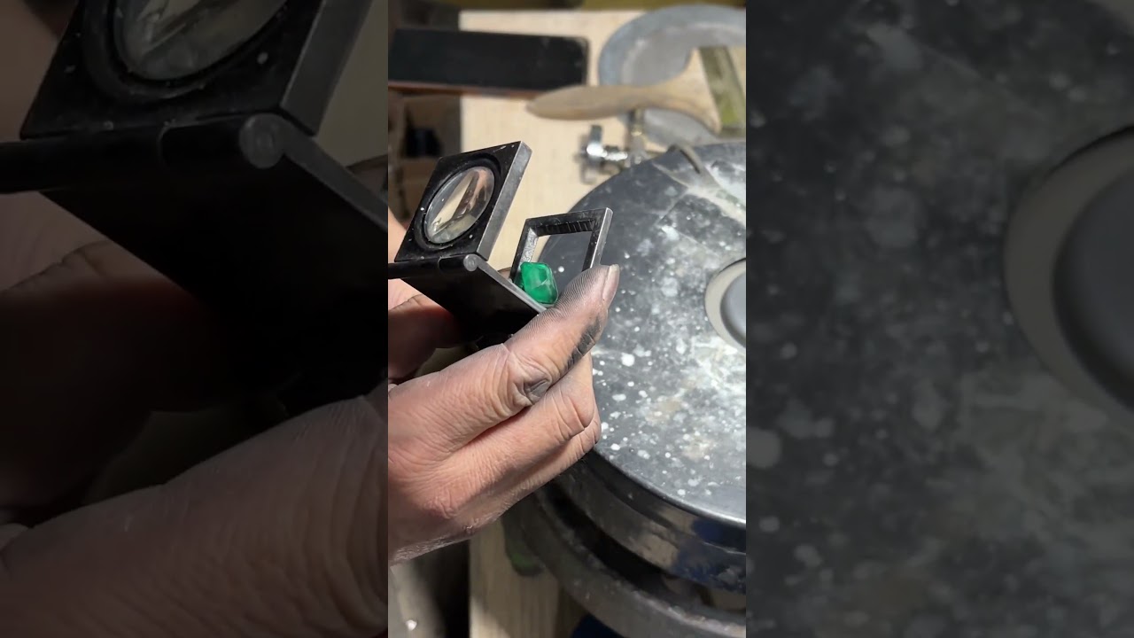 It's too decompression! Record the process of emerald from hairy embryo to bare stone. 