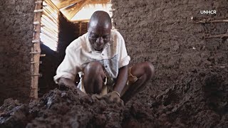 Жители Мозамбика строят дома из грязи и глины, чтобы их не разуршили циклоны
