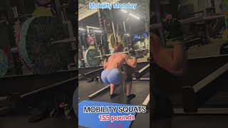 #fitness #bodybuilding #squats #workout #motivation #selfcare #consistency #core #mobility #legs