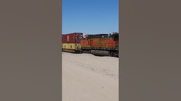 BNSF 5128 & BNSF 8263 MID DPU STACK TRAIN