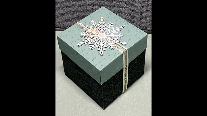 No. 164 Snowflake Glimmer Box