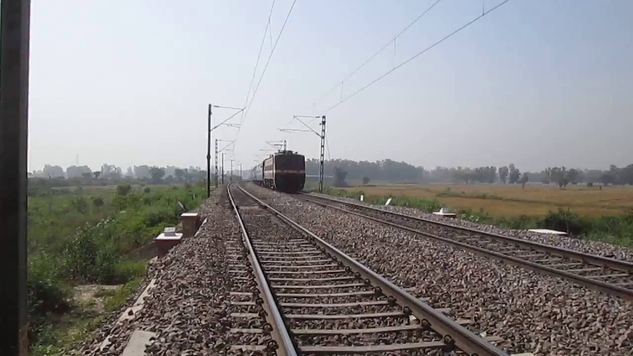  Late Lateef LDH WAP 4 Headed 12919 Malwa Express Negotiate S Curve At