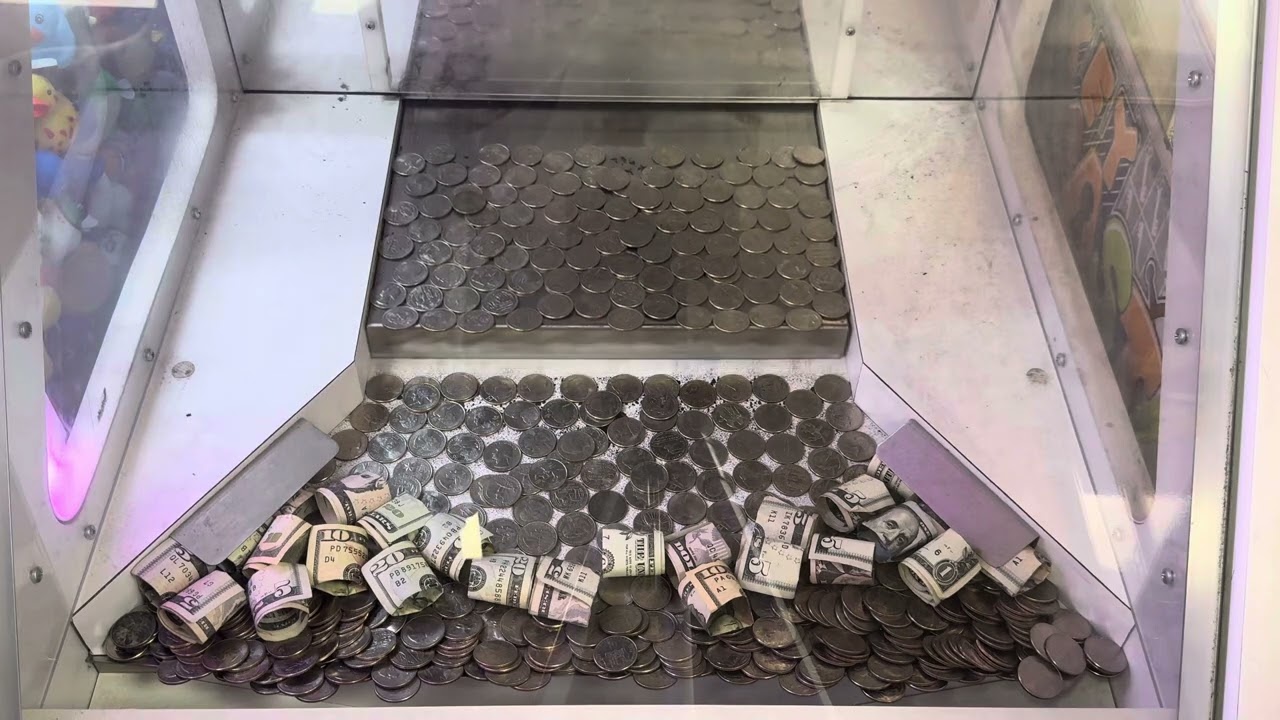 THE BOWLING ALLEY PUSHER COMPARED TO THE BAR COIN PUSHER! | JJGeneral1 Arcade