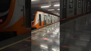 Últimas vueltas del #tren #nm16 en la #linea1 del #metrocdmx antes de incorporarse a #lanuevalínea1