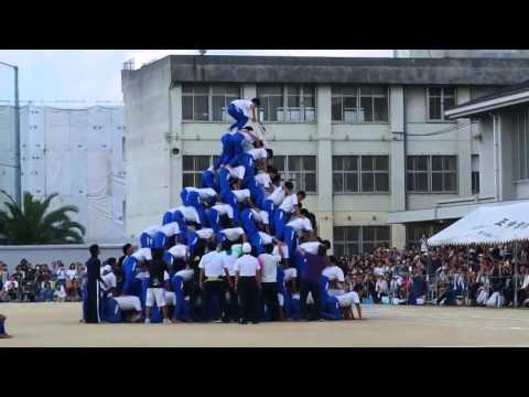 Torre de niños en Japón se derrumba dejando seis heridos
