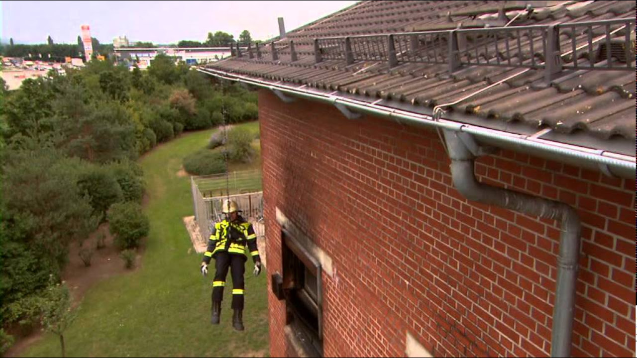 Mitlaufende Füllmaschine und Tiegelverschließer - Sonnenmoor