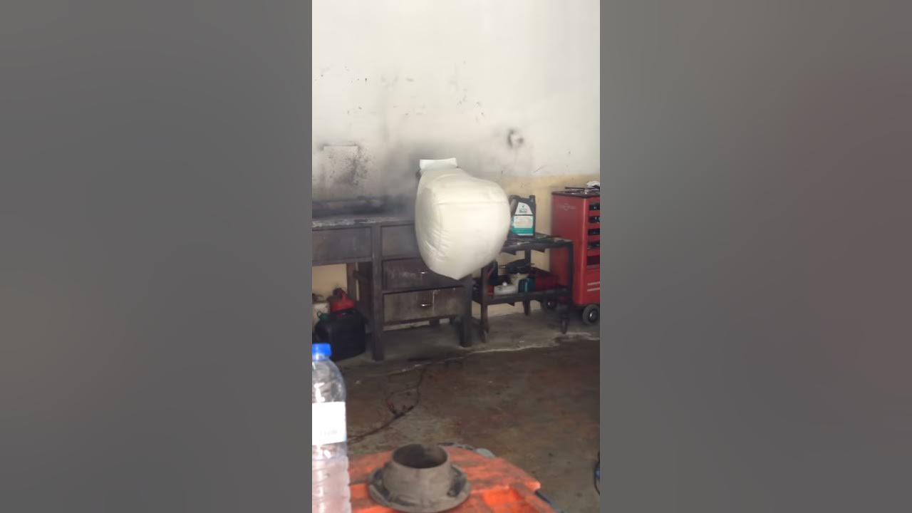 EXPLOSÃO DE AIRBAG / AIRBAG EXPLODING YouTube