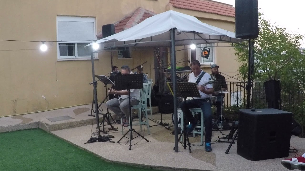 "Tip Tipa" (Ehud Banai) - covered live by Uri Tzafon