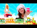 Поезд официант в кафе Барби! 🚂🍔 Игры в куклы для девочек