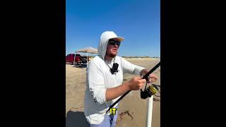 He uses a big blue crab, flying the FD2 out to 250 yards offshore to target a powerful redfish.