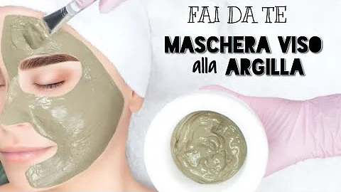 Quanto tempo si tiene l'argilla sul viso?