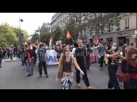 Thousands of demonstrators march in Paris in support of protests by school pupils