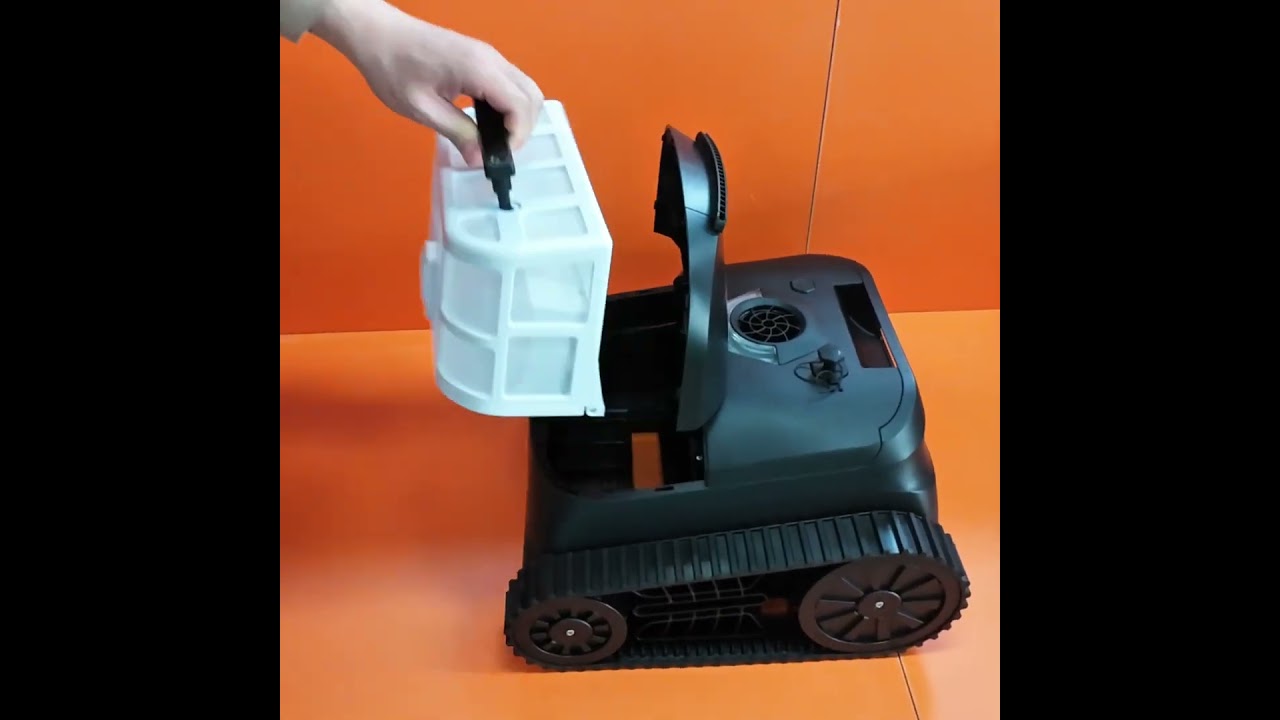 MANATEE HOME Robotic Pool Cleaner - PoolmanteX5,Unboxing video,02