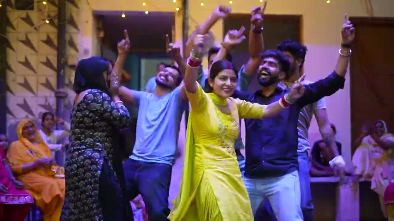 Funny Dance 😂 तेरी बहू की शकल मिले सै रामफल की कुत्ती पै