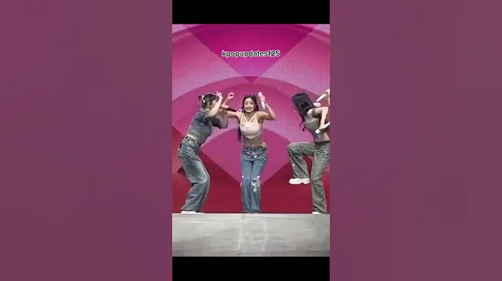 Mina why? 😭😭😂 #twice #mina #jihyo #jeongyeon #twiceedit #twice5thworldtour #twiceconcert