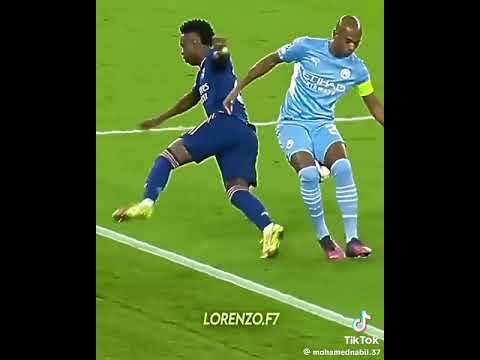 مهارات كره قدم على اغنيه اصحاب السكين على اخصامي