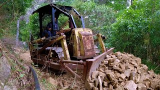 Salvaged TD92 Dozer Widening / Grading my Driveway