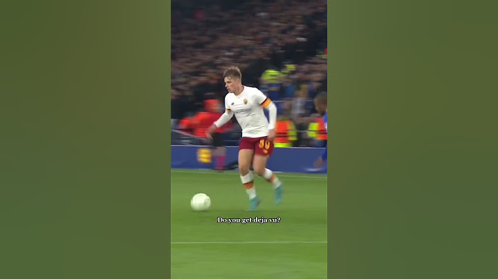 An iconic Zalewski move ⚡️🇵🇱 #football #asroma #seriea #foryou #edit #sports #short #soccer #fyp
