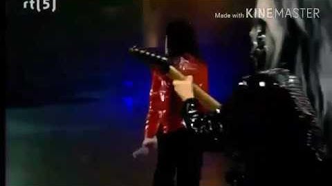 Beat It - Guitar Solo - Jennifer Batten Vs. Orianthi