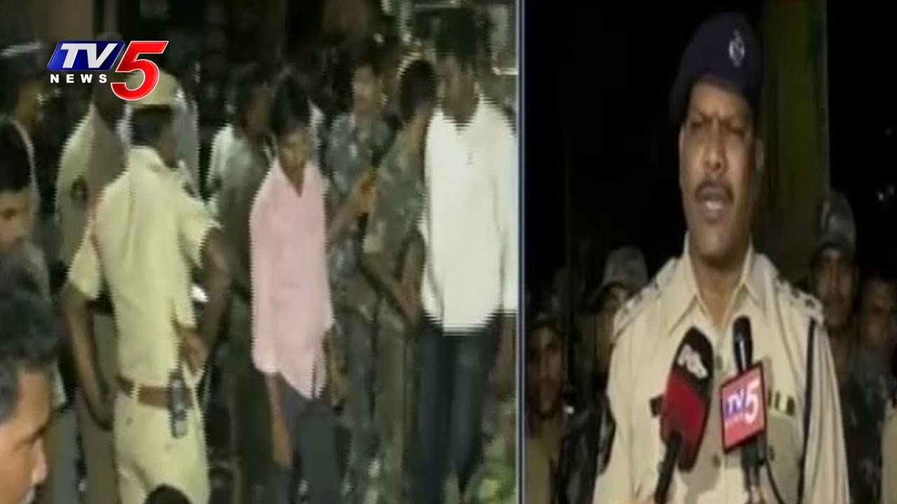 Blade Batch Hulchul in Vijayawada | TV5 News