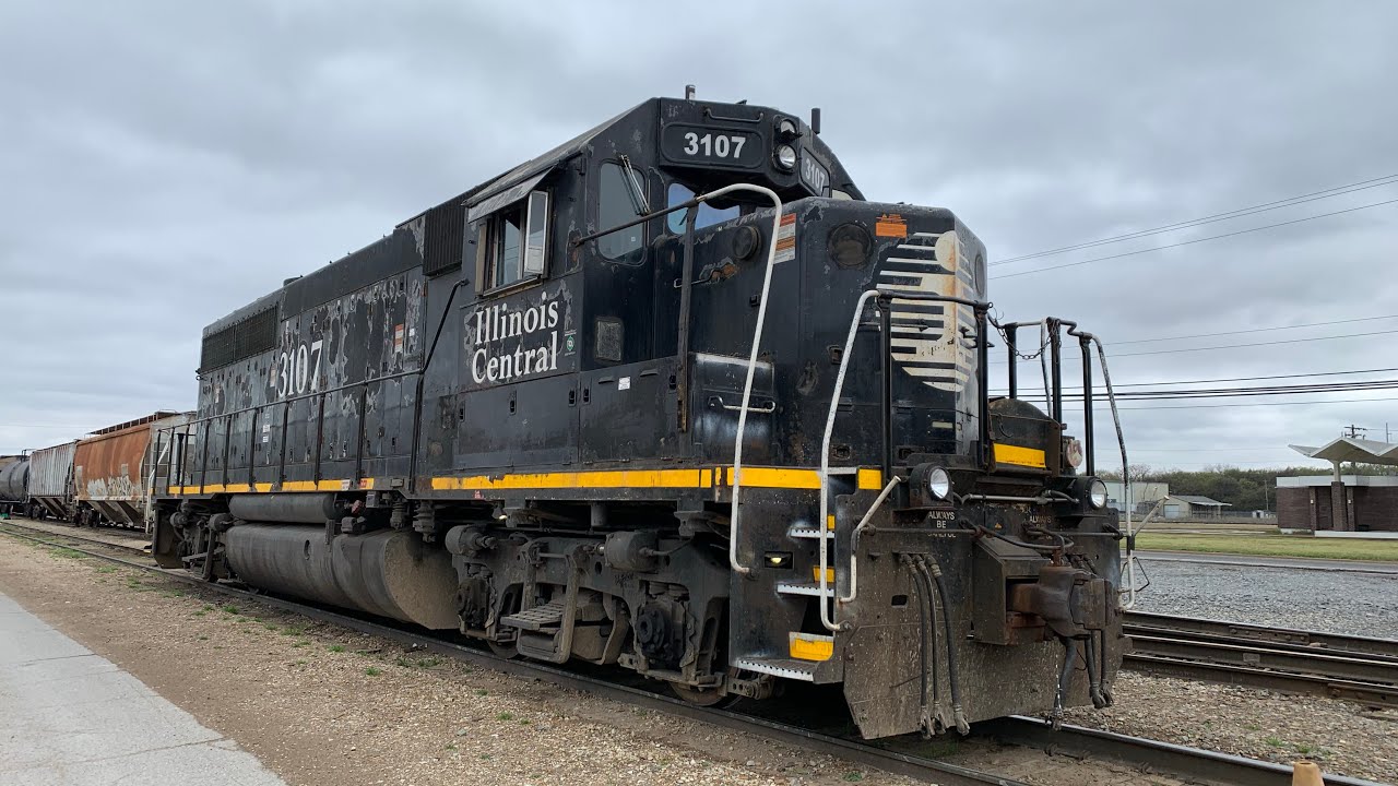 Illinois Central!! IC Deathstar 3107 Idling on President’s Island in