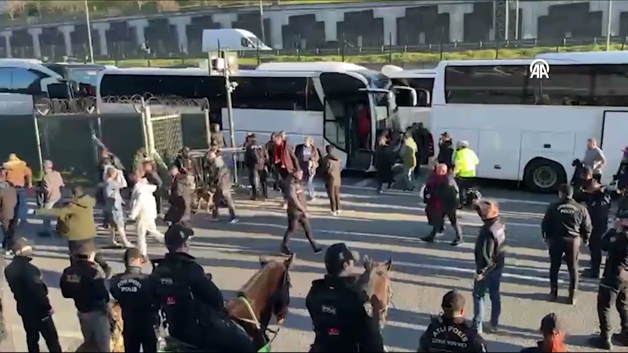 Liverpool taraftarı, Galatasaray maçı için stadyuma geldi