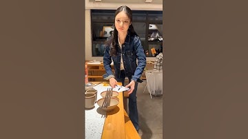 China’s Futuristic Robot Waiters Amaze #shorts