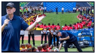 Gianni Infantino spreads festive cheer to Rwandan children