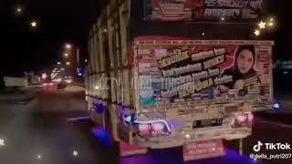 Truk mbak pink oleng gays