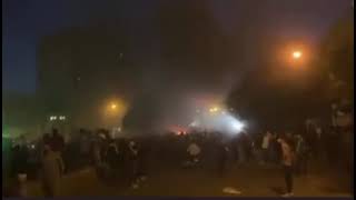 İran Polisi Göstericilere Sert Müdahale Ediyor