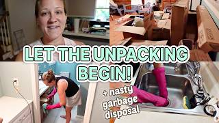 Why Our Garbage Disposal Smelled DISGUSTING  + Our Stuff Finally Came!! // Mommy Etc
