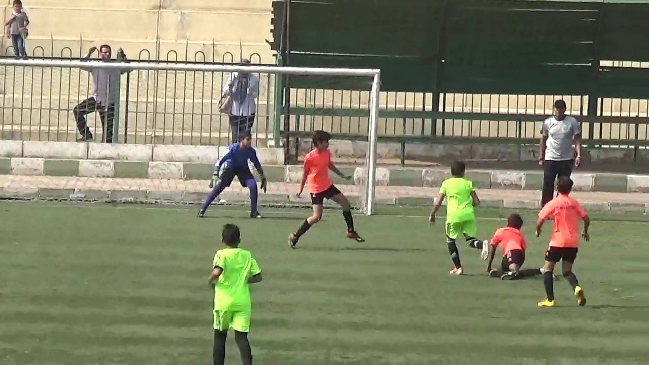 الشوط الثانى من المباراة الأولى لمهرجان المقاولون العرب & انبى مواليد 2005 بتاريخ 22/10/2016