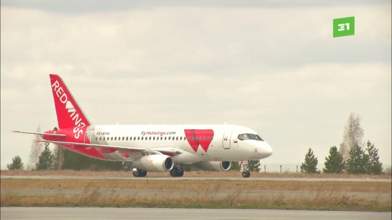 Ред вингс шри ланка. Red Wings парк самолетов 2022. Ред Вингс самолет Airbus 320. Red Wings SSJ 100 Домодедово. Парк авиакомпании ред Вингс.