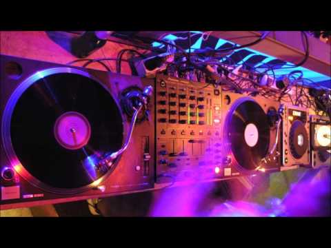 Elwina Feat. The Phat Mack — Chocolate Love (Club Remix)