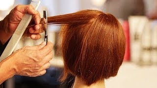 Sam Villa Razor Cutting: Backcombing With a Razor To Create Separation & Texture